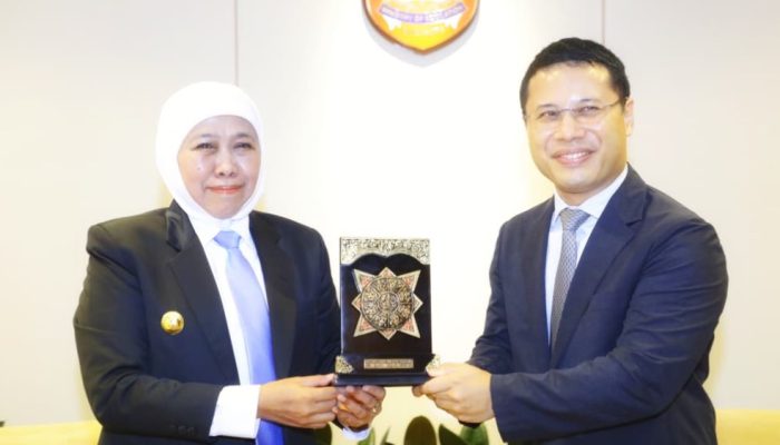 RISING Fellowship , Gubernur Khofifah Gelar Pertemuan Dengan Menteri Pendidikan Singapura, Harap Kunjungannya Perkuat Kerjasama Pendidikan Jatim – Singapura
