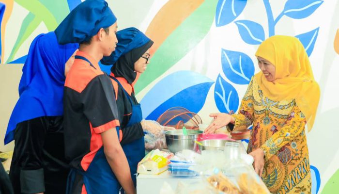 Gubernur Khofifah Resmikan Resource Center Deteksi dan Intervensi Dini Ketunarunguan di Surabaya