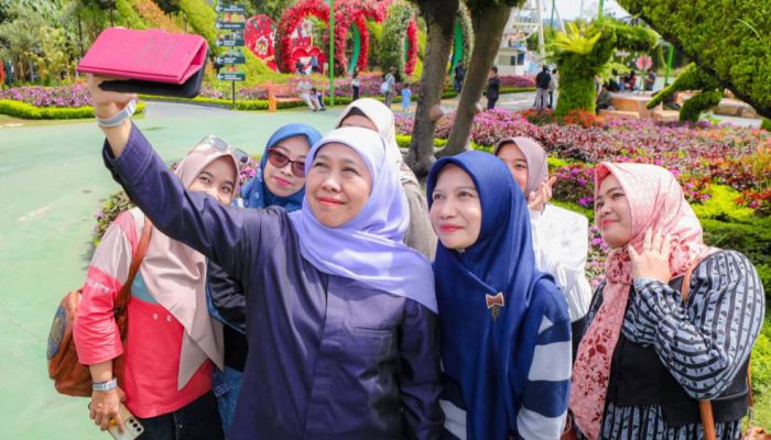 Gubernur Khofifah : Libur Nataru 2026, Pergerakan Wisatawan di Jatim Tembus 19,8 Juta