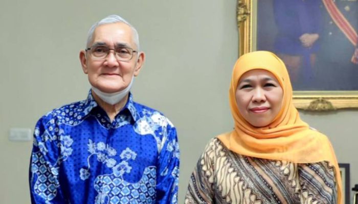 Try Sutrisno Berpulang, Gubernur Khofifah Ajak Warga Jatim Kibarkan Bendera Setengah Tiang