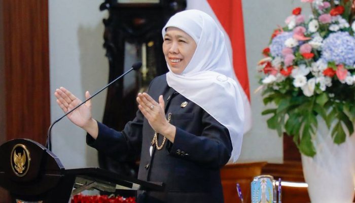 Khofifah Lantik 128 Kepala Sekolah, Tekankan Peran Strategis Cetak SDM Unggul