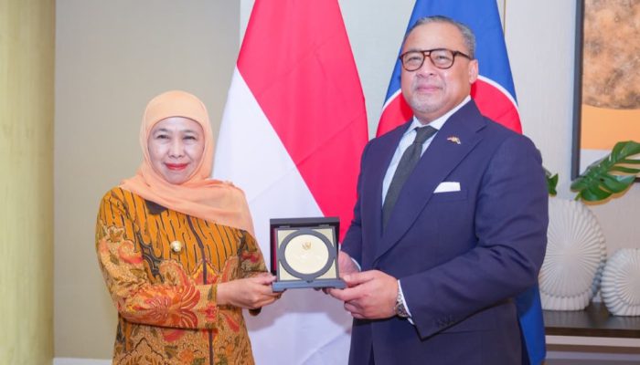 Gubernur Jawa Timur Bahas Penguatan Perdagangan dan Pendidikan dengan Dubes RI di Malaysia