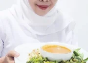 Pecel Jatim Tembus Peringkat 7 Salad Terbaik Dunia, Gubernur Khofifah Ajak Generasi Muda Bangga Kuliner Lokal