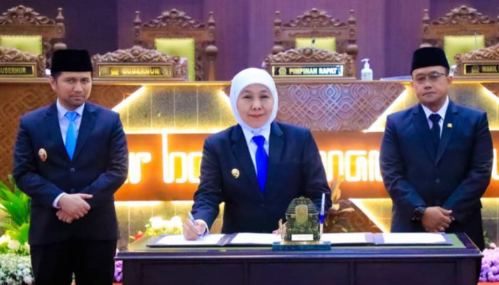 Pemprov Jatim dan DPRD Sepakati Dua Raperda Strategis, Gubernur Khofifah Dorong Transformasi BUMD Migas dan Penguatan Ekonomi Kreatif