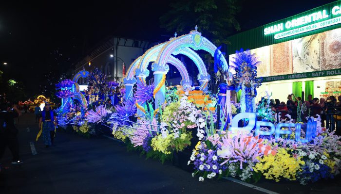 Pelindo Memukau di Surabaya Vaganza 2026 Lewat Mobil Hias Bertema “Harmony of Ocean”
