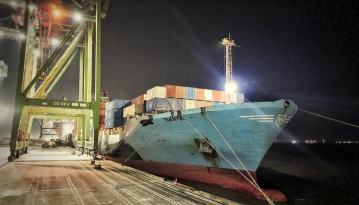 Layanan SCJX X-Press Feeders Masuk TPK Teluk Lamong, Perkuat Jalur Perdagangan Surabaya–Tiongkok Selatan