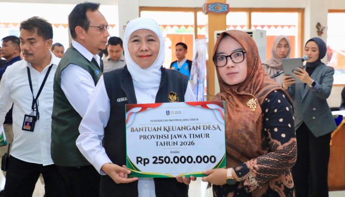 Gubernur Khofifah Salurkan Bantuan Sosial Senilai Rp32,16 Miliar untuk Warga Ngawi, Perkuat Perlindungan Sosial, Jaga Daya Beli Masyarakat dan Dorong Kemandirian Ekonomi Desa