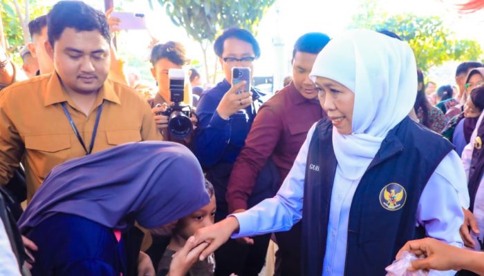 Gubernur Khofifah Gelar Pasar Murah di Kawasan Wisata Kuliner Gladak Serang Probolinggo, Tegaskan Kehadiran Pemerintah Jaga Daya Beli dan Kendalikan Inflasi