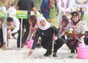 Gubernur Khofifah dan Kaka Slank Tanam Cemara Udang di Festival Mangrove Jatim ke-10, Dorong Indonesia Jadi Kiblat Konservasi Dunia