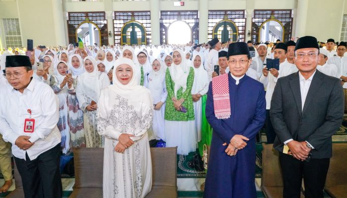 Gubernur Khofifah dan Menag Nasaruddin Umar Hadiri Tabligh Akbar IGIC 2026, Perkuat Peran Masjid sebagai Pusat Peradaban