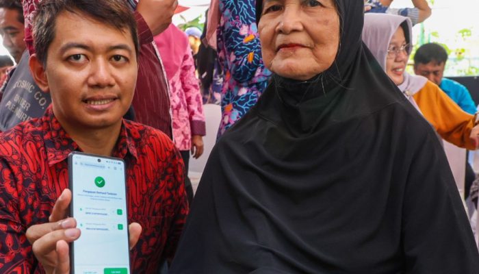 Sukses Tekan Bansos Salah Sasaran, Uji Coba Perlinsos Digital di Surabaya Hampir 100 Persen