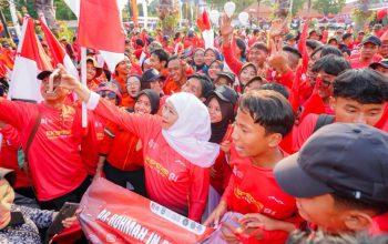 Gubernur Khofifah Berangkatkan Ekspedisi 81, 500 Pendaki Kibarkan Merah Putih di Puncak Arjuno