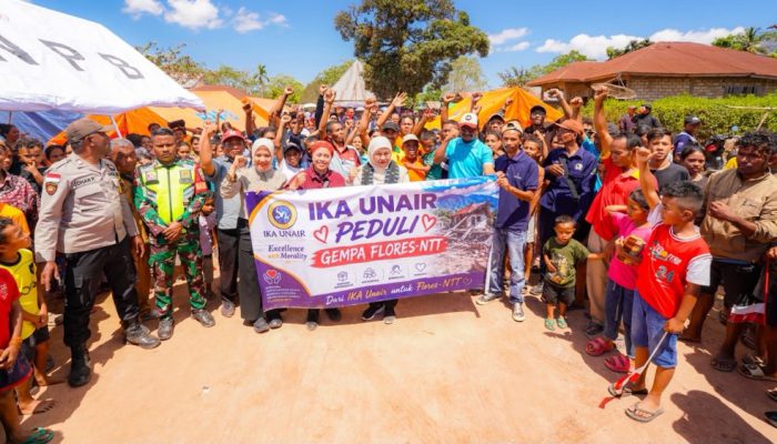 Ketua Umum IKA UNAIR Khofifah Sampaikan IKA UNAIR Hadir  Peduli Gempa Flores NTT