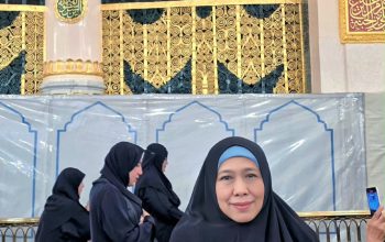 Gubernur Khofifah Bersyukur Masuk Raudhah , Kenang Kisah Tiang Aisyah Dari Seorang Syarifah Untuk Do’akan Orang Tua Masuk Syurga Tanpa Hisab. Ajak Umat Islam Teladani Semangat Keilmuan Sayyidah Aisyah R.A