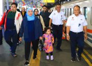 Peringati Hari Kereta Api Nasional ke-81, Gubernur Khofifah Dorong Layanan Makin Prima dan Penguatan Keselamatan di Perlintasan
