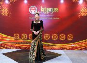 Padukan Kemegahan Majapahit dan Fashion Modern, Arumi Bachsin Angkat Ketangguhan Tribhuwana Tunggadewi di Kriyanusa 2026 serta Ajak Anak Muda Bangga Berwastra