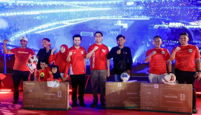 Wagub Emil dan Ribuan Warga Nobar Final ASEAN Cup 2026 di Grahadi, Saksikan Timnas Juara Lewat Penalti 4-2 Atas Thailand