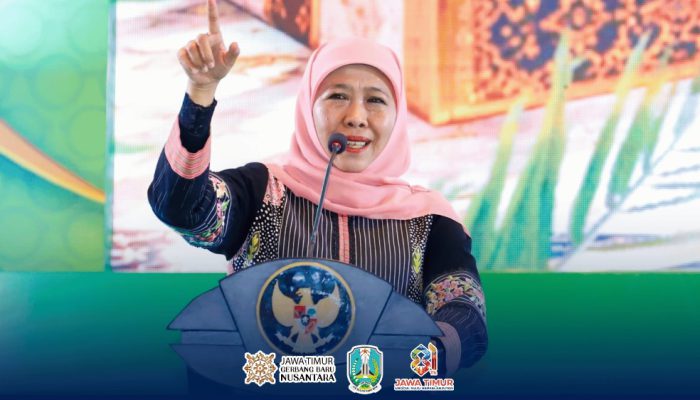 Gubernur Khofifah dan BAZNAS Jatim Bagikan 1.000 Kacamata Gratis untuk Guru PAUD hingga TPQ
