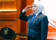 Gubernur Khofifah Sematkan Satyalancana Karya Satya 469 ASN Pemprov Jatim, Apresiasi Pengabdian dan Pesankan Jaga Integritas serta Perkuat Pelayanan kepada Masyarakat