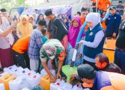 Gubernur Khofifah Salurkan Bantuan Air Bersih Di Sumenep, Siapkan Sumur Bor pada 2027 untuk Solusi Jangka Panjang