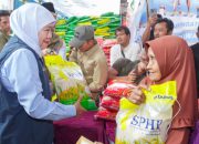Gubernur Khofifah Gelar Pasar Murah di Batuputih Sumenep, Masyarakat Antusias Dapatkan Kebutuhan Pokok Harga Terjangkau Serta Hadiah Hari Jadi Perovinsi Jatim ke 81