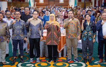 Gubernur Khofifah Terima Apresiasi Jaga Nyala Jurnalisme dan Kuatkan Masa Depan Media Siber di AMSI Awards 2026, Titipkan Pesan Pentingnya Informasi Berkualitas di Era Post-Truth
